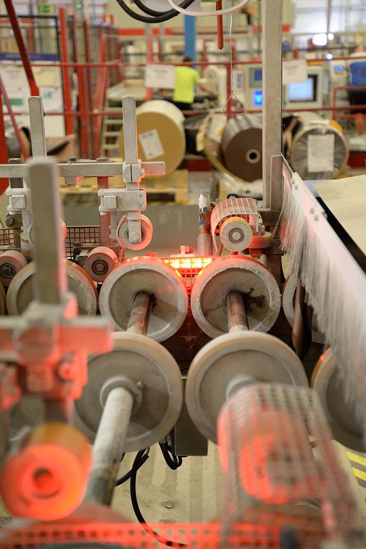 IKEA Industry, belsynings- och bandpass-lösning från OEM Automatic